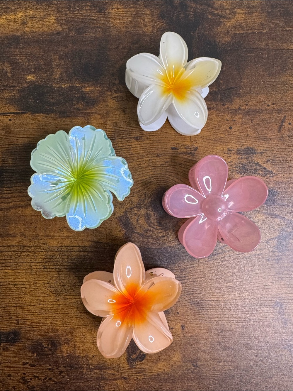 Large Floral Plastic Hair Clips